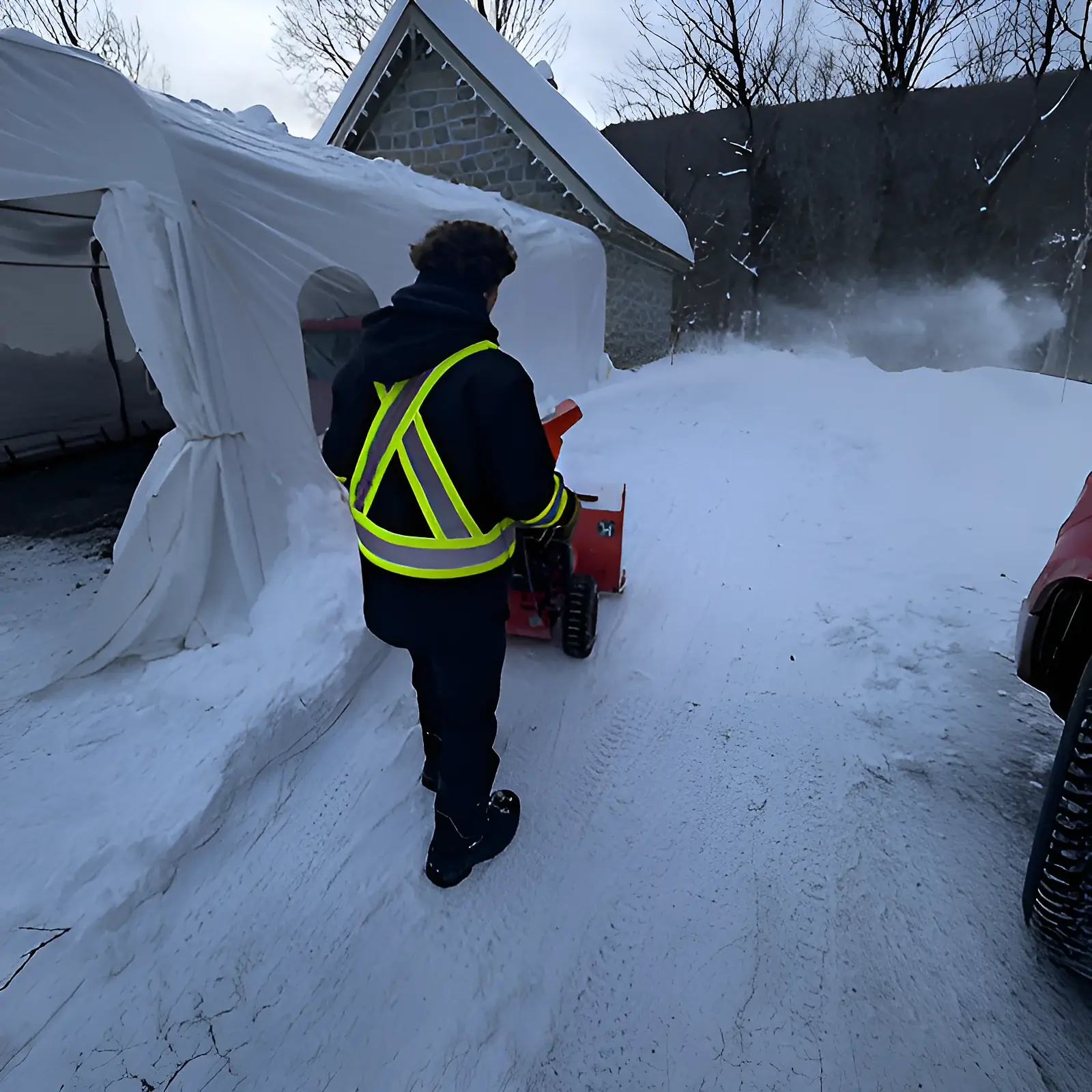 Déneigement manuel avec souffleuse
